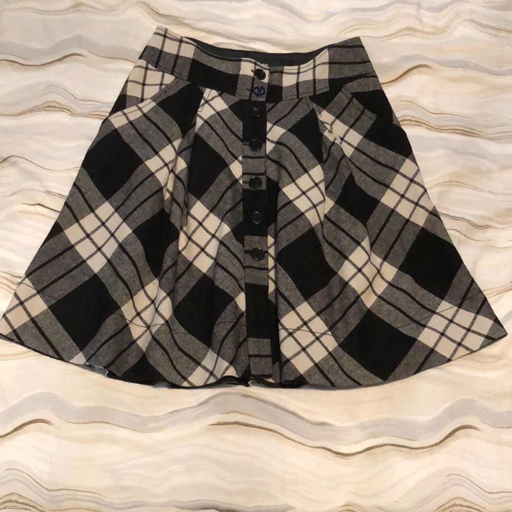H&M Black and White Plaid Front + Back Pleat Skirt